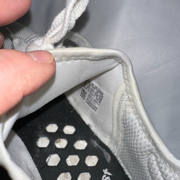 Adidas WHITE BOOSTS - Picture 5 of 9